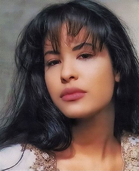 selena quintanilla bangs.